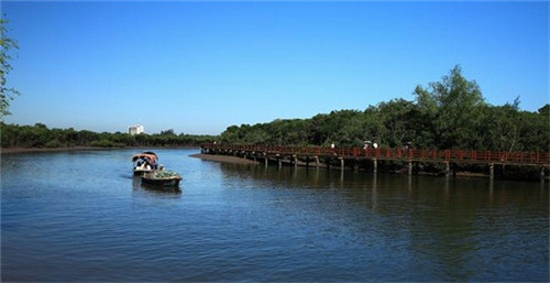 海南三亚什么地区不潮湿？